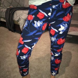Old navy “pixie” patterned cropped pant